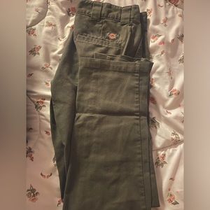 Dark green skating cargos (dickies)